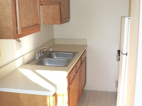 5th image of 775 E Broad St APT 50