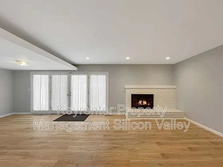373 Redwood Ave — Photo 7