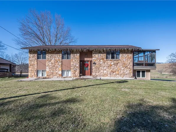 135 Charles Houck Rd, Latrobe, PA 15650