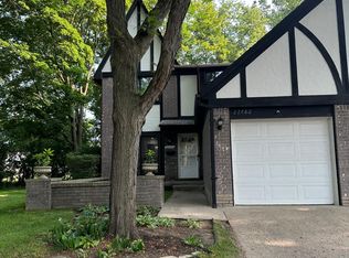 22682 W Eleven Mile Rd #1, Southfield, MI 48034