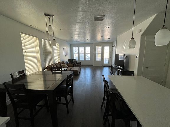 3rd image of 5139 W Split Rock Dr