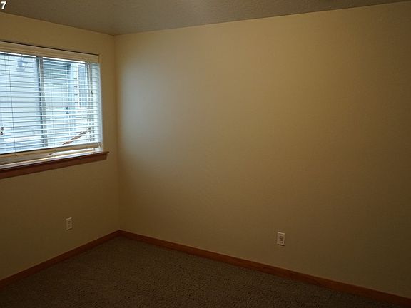 3rd image of 604 NE Grove St