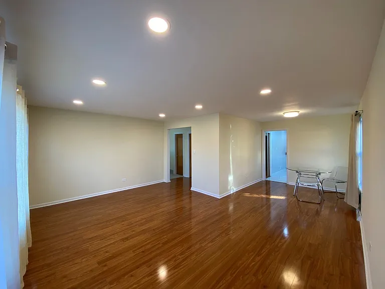 6078 N Troy St — Photo 6