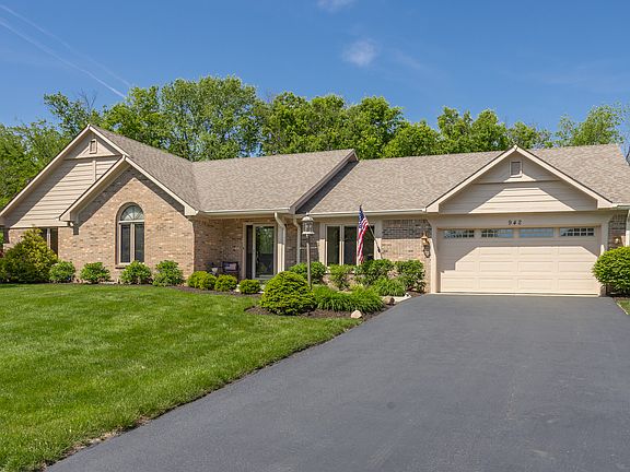 3rd image of 942 Arrowwood Dr