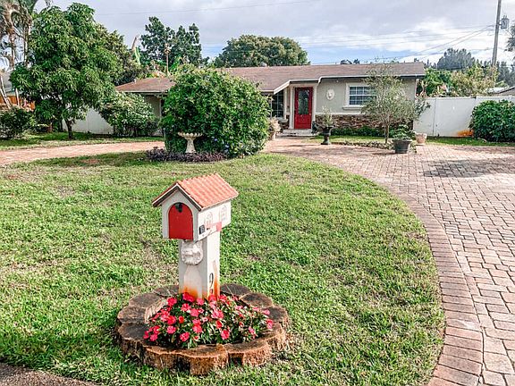 4th image of 938 Arlington Dr