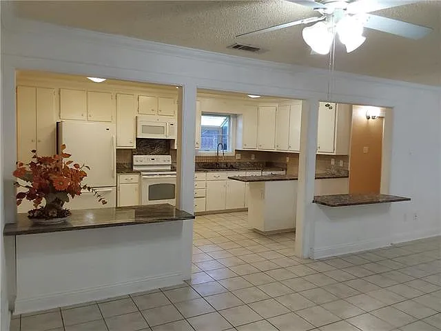 2025 Starling Dr — Photo 6