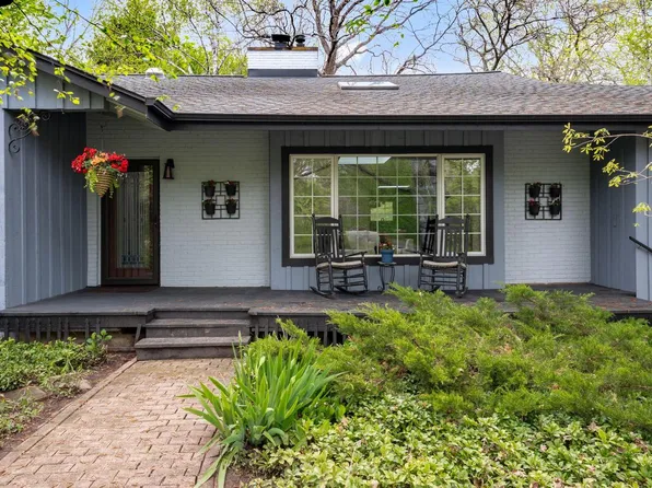 11016 N Lakeside ROAD, Mequon, WI 53092