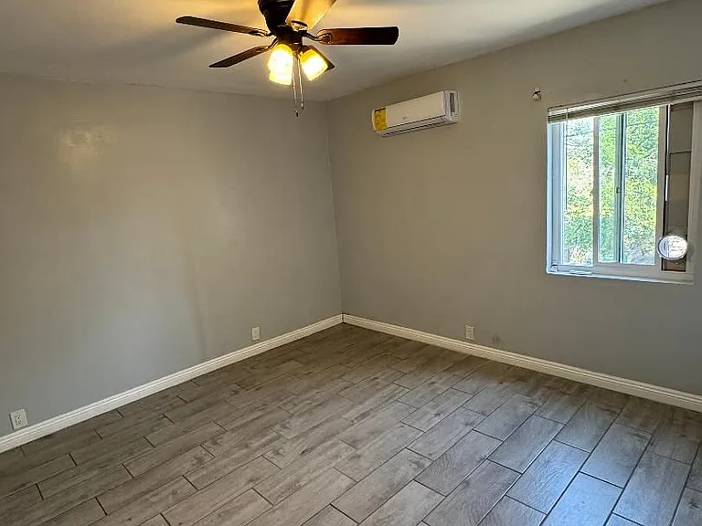 2300 Lake St — Photo 4
