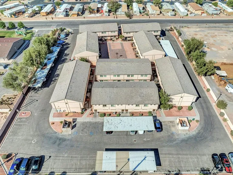 Large Renovated 3-Bed/2.5-Bath Townhomes at a Great Price with Covered Parking Included — Photo 8