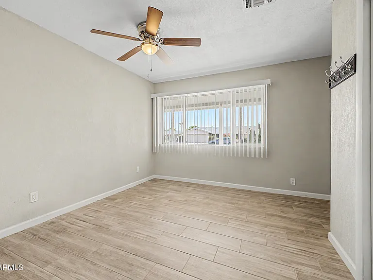 950 E Lilac Dr — Photo 20