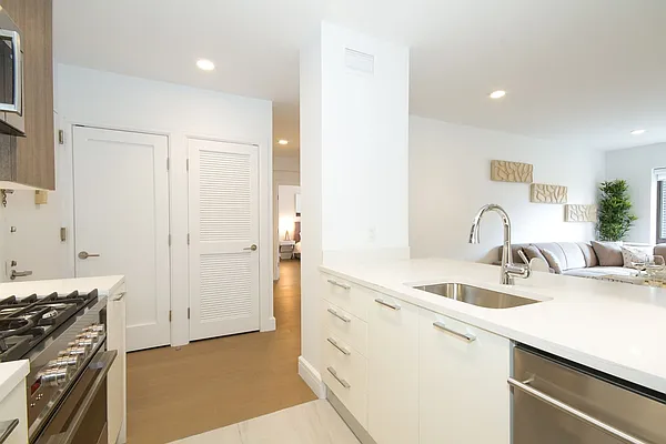 Rented by Bedrose | media 14