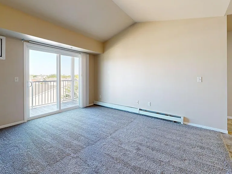Lincoln Meadows Apartments — Photo 27