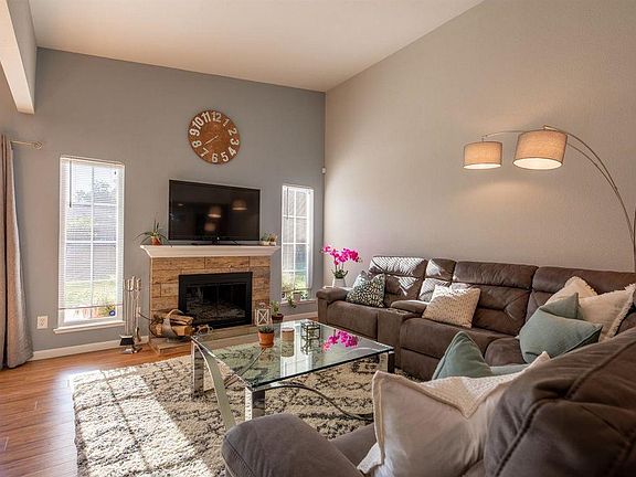 5th image of 8997 Autumnwood Dr