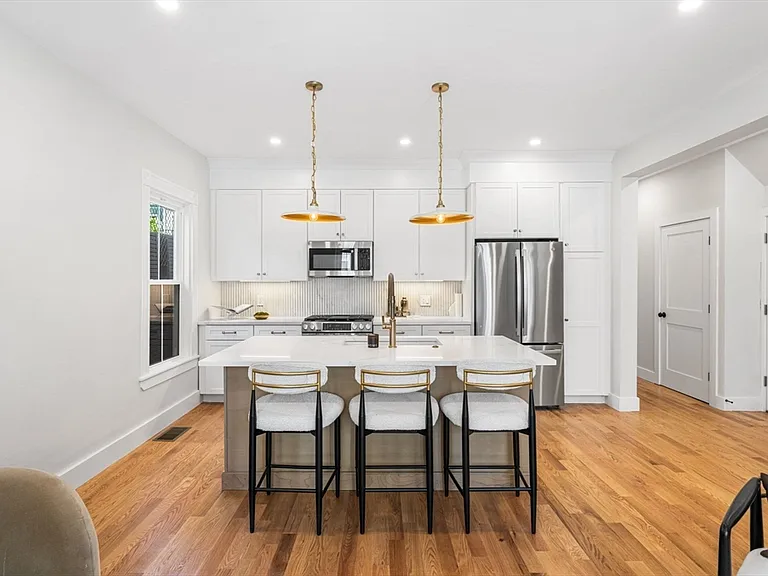 14 Harbor View St #1 — Photo 6