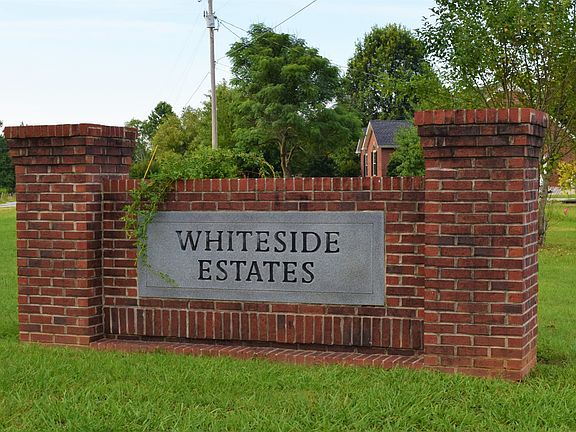 3rd image of 102 Double Tree Cir