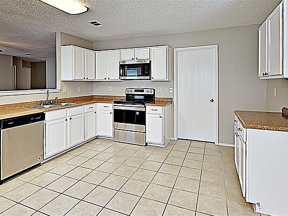 2nd image of 5225 Royal Burgess Dr