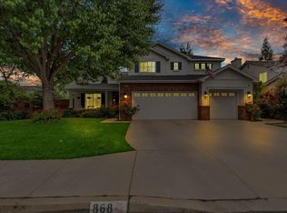 868 N Ash Ave, Clovis, CA 93611