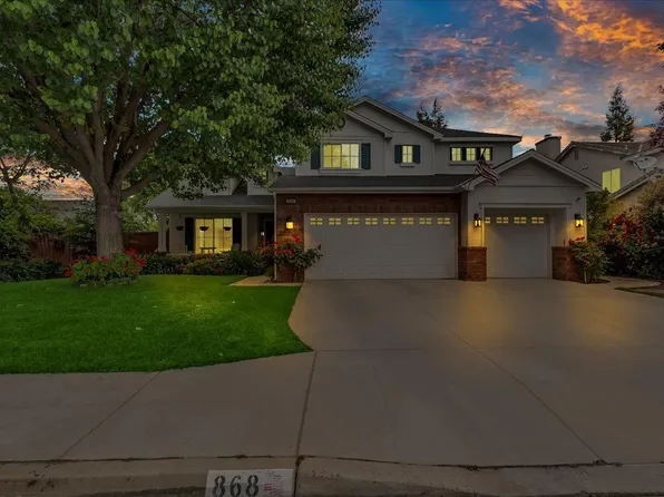 868 N Ash Ave, Clovis, CA 93611