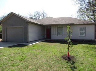 219 Jagoe St, Krum, TX 76249