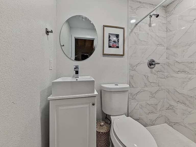 140 SE 9th Ave #140 — Photo 6