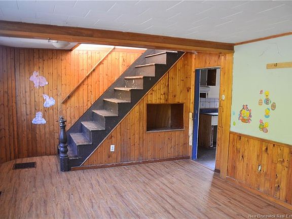 3rd image of 20 Riverside Dr
