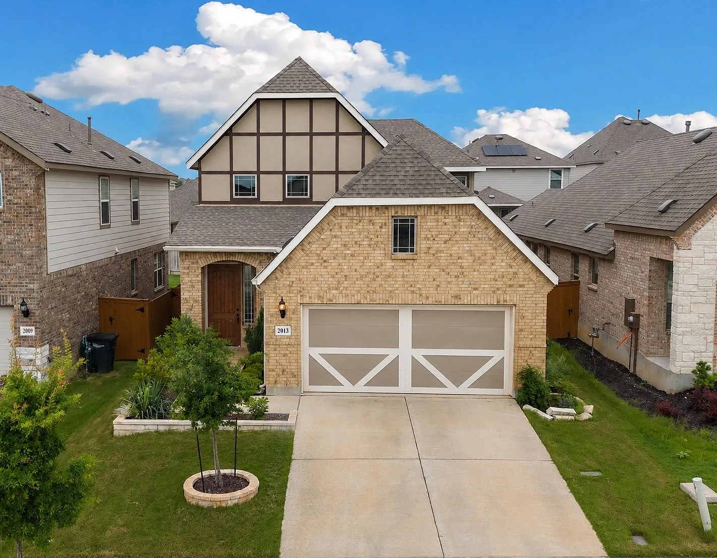 3 bed, 2.5 bath, 1874 sqft, $2,600 — Photo 1