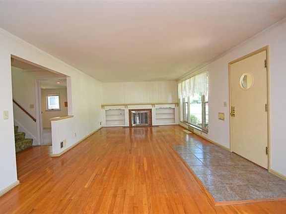 3rd image of 6755 Sandalwood Ln