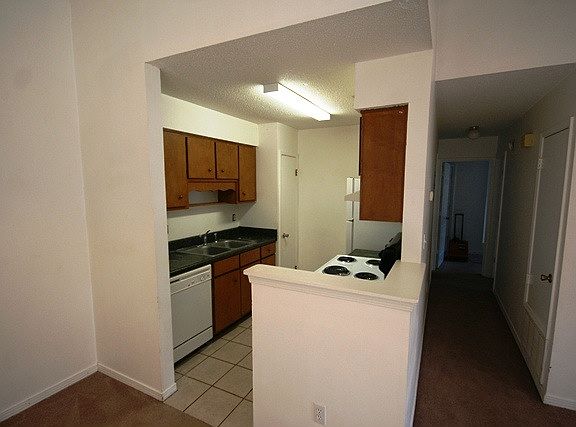 3rd image of 8395 Country Walk Dr APT D