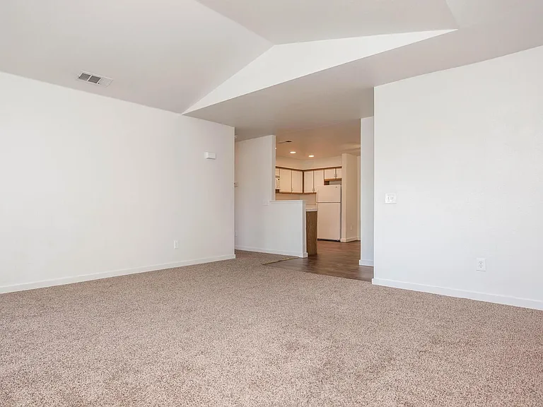 Sierra Hills Apts — Photo 8