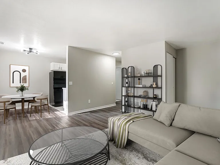 Coral Club Apartments — Photo 17
