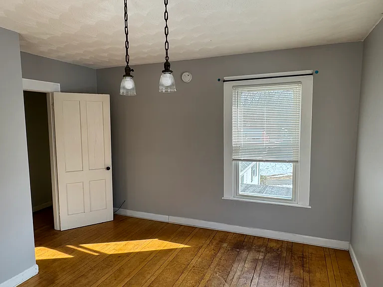 465 Hills St — Photo 36