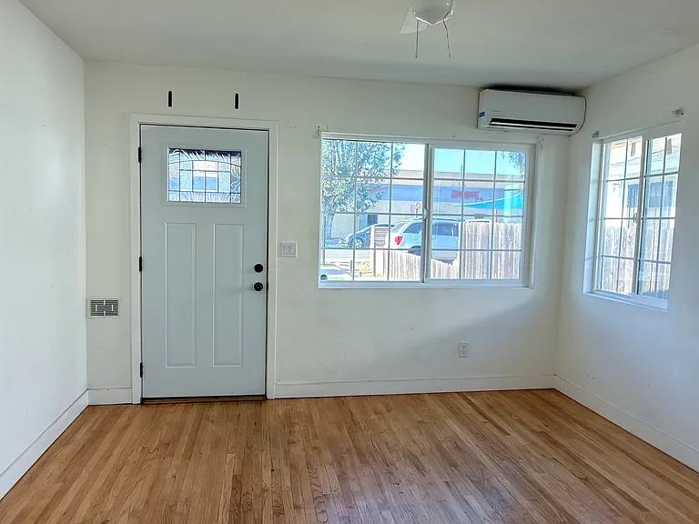 7967 Golden Ave — Photo 4