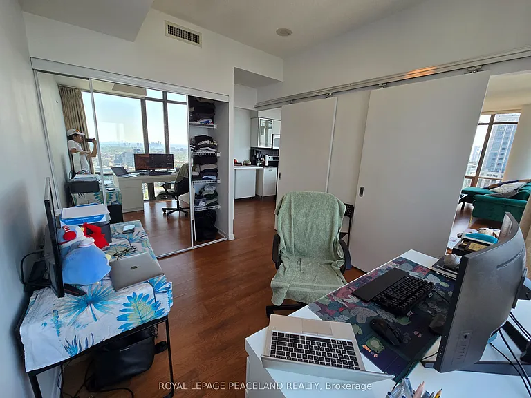 38 Grenville St #4103 — Photo 10