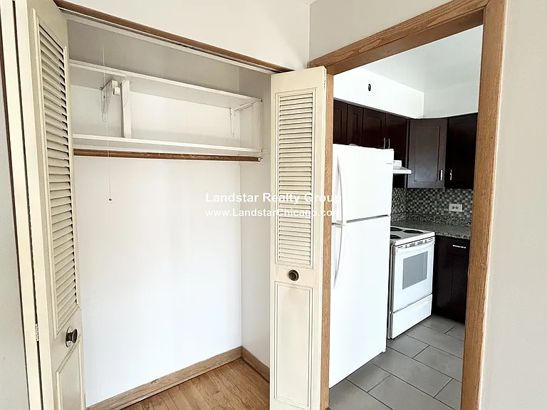 1026 S River Rd #3C — Photo 4