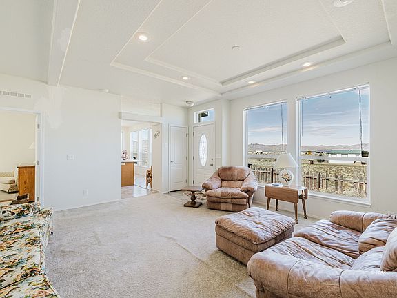 3rd image of 418 Cinnabar Ave