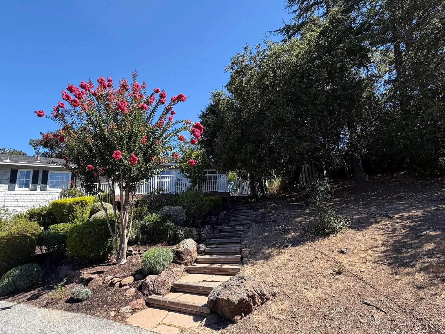 3 bed, 2550 sqft, $12,800 — Photo 3