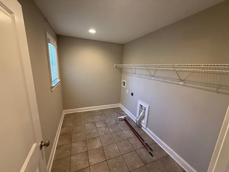 1960 Armistead Ln — Photo 19