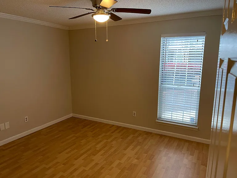 526 Granville Ct #526 — Photo 10
