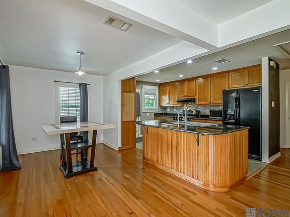 4th image of 5961 Burgundy Ave