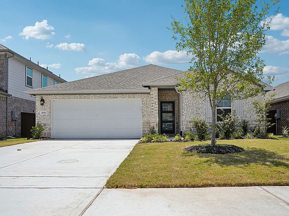 The Preston floorplan in Southwinds of Baytown, TX.
