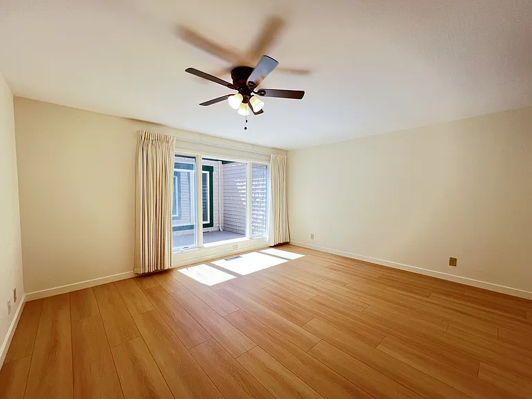 2286 Hastings Dr — Photo 16