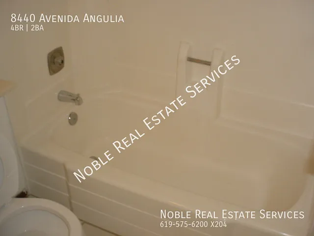 8440 Avenida Angulia — Photo 15