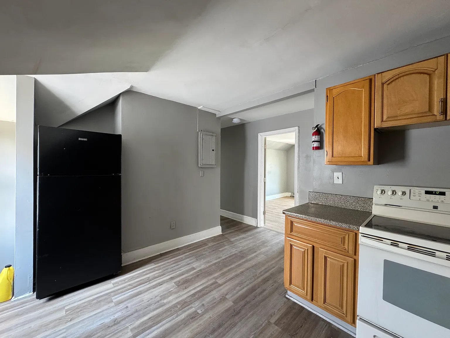 3 bed, 1132 sqft, $1,800 — Photo 2
