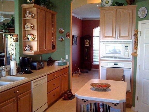 4th image of 205 Shorewood Dr