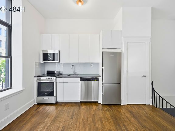 3rd image of 484 Humboldt St APT 103