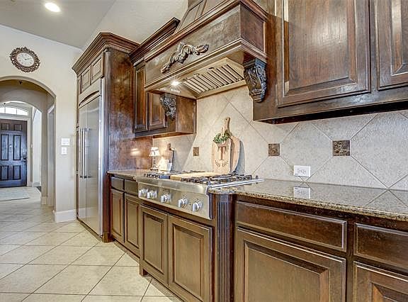 2nd image of 3882 Thorndale Dr