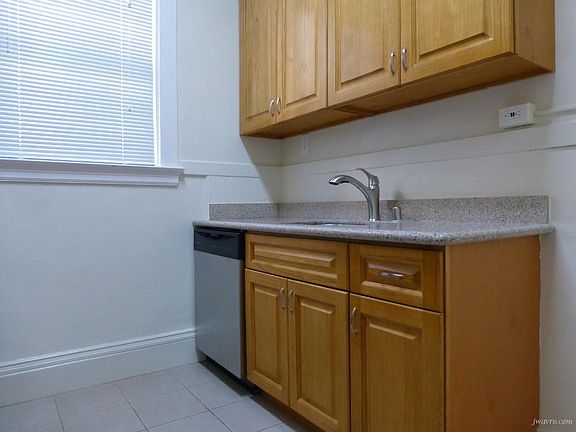 2nd image of 849 Divisadero St #6