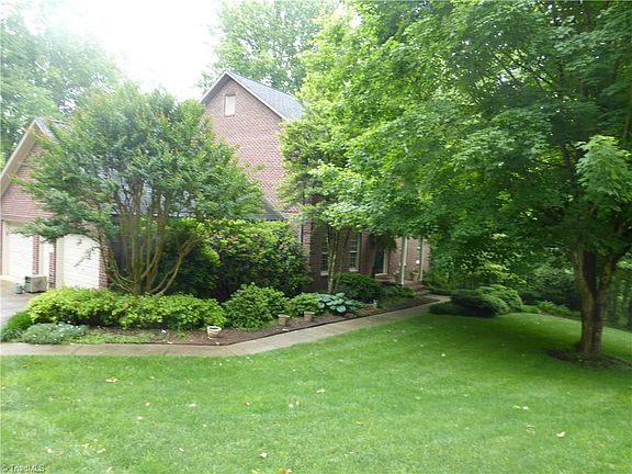 3rd image of 155 Barberry Pl