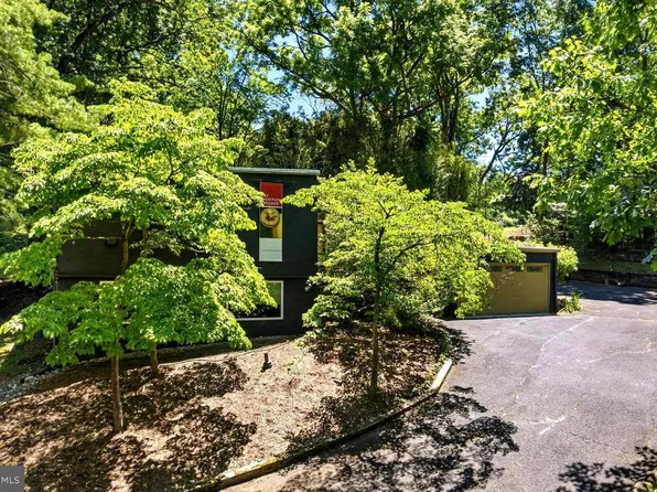 104 E Bells Mill Rd, Philadelphia, PA 19118