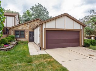 1323 Shagbark Ln, Wheaton, IL 60187
